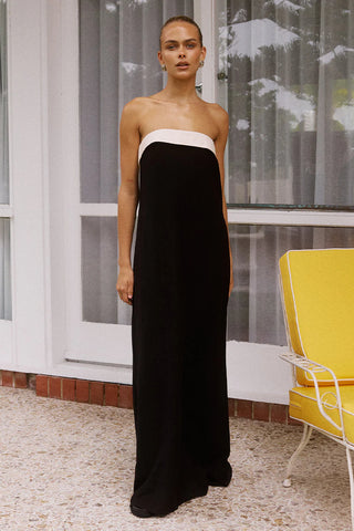 Woman in the Seven Wonders Lydia Maxi Dress