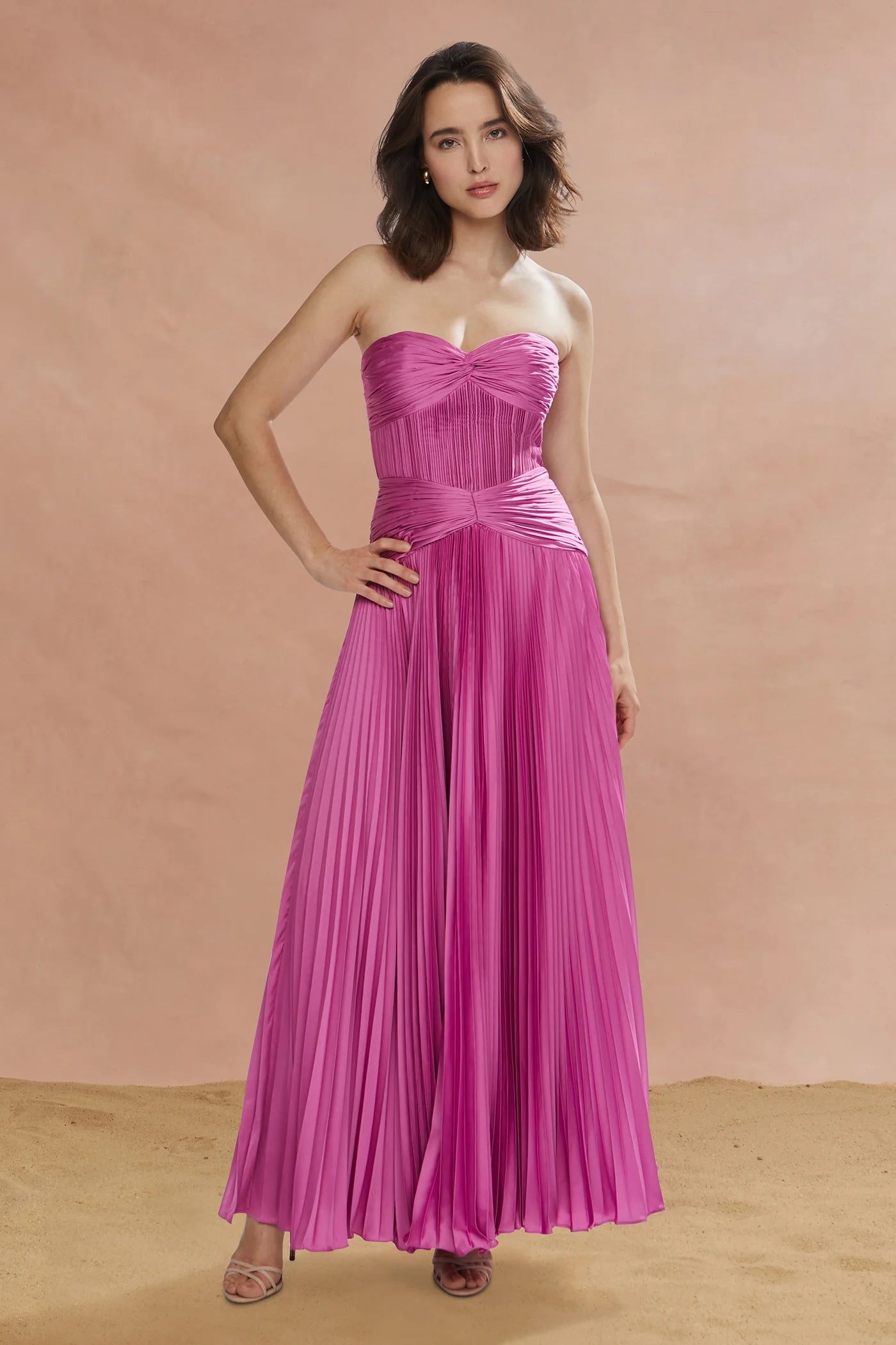Amur Del Gown TrenLend Amur Del Gown TrenLend