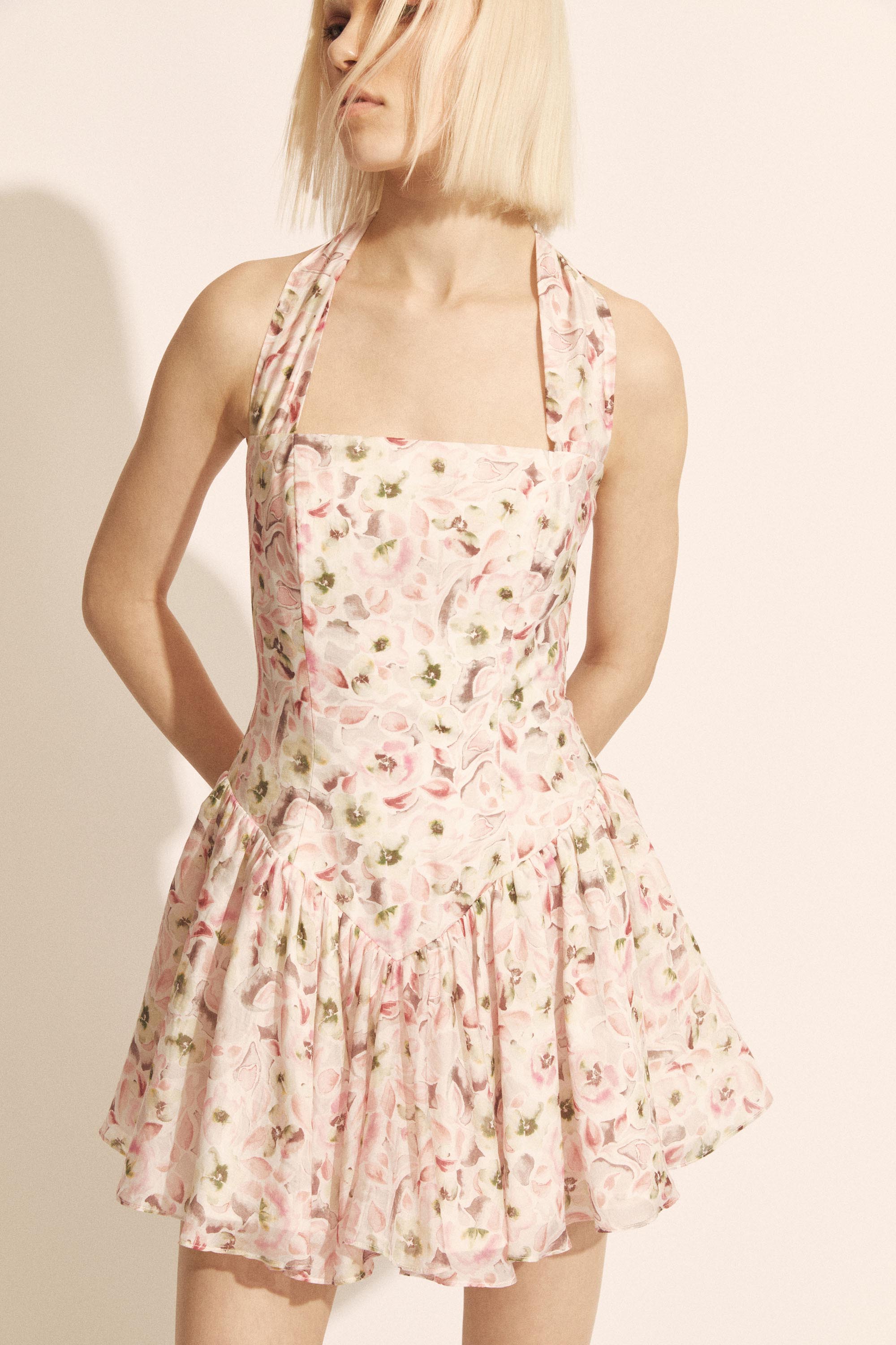 Bardot Marabella Halter Mini Dress in Pink Floral TrenLend Bardot Marabella Halter Mini Dress in Pink Floral TrenLend