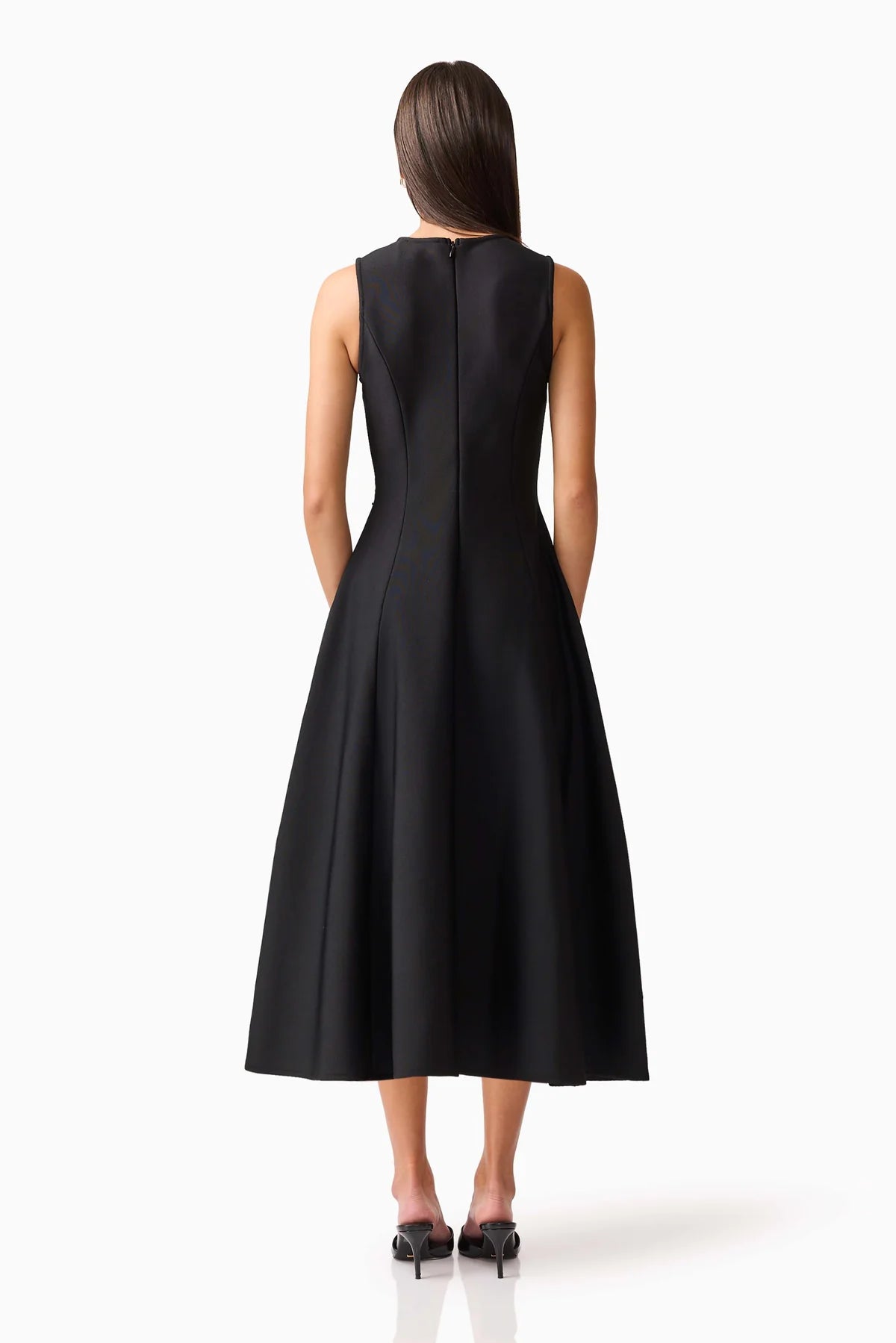 Elliatt Soleil A-Line Midi Dress in Black TrenLend Elliatt Soleil A-Line Midi Dress in Black TrenLend