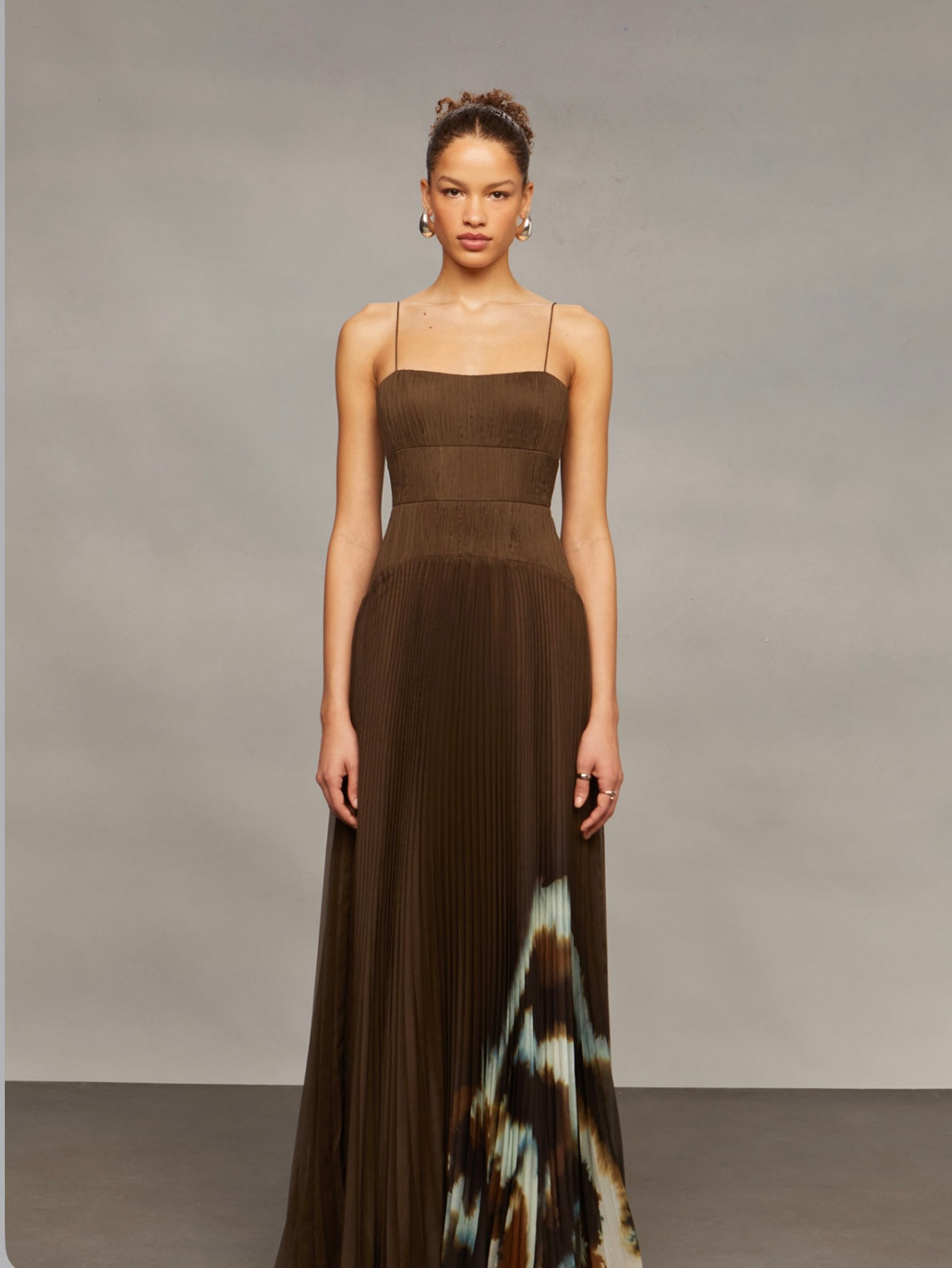 Amur Sue Pleated Gown – TrenLend
